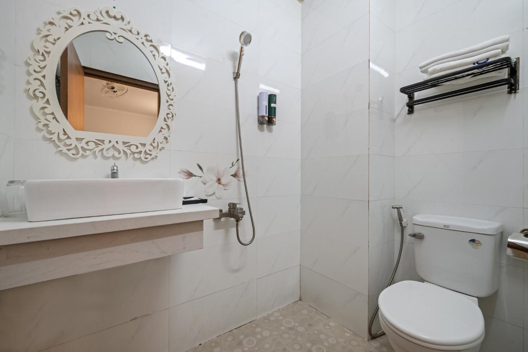 Nami Hotel На Транг Екстериор снимка